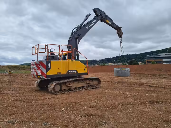 excavator as a crane